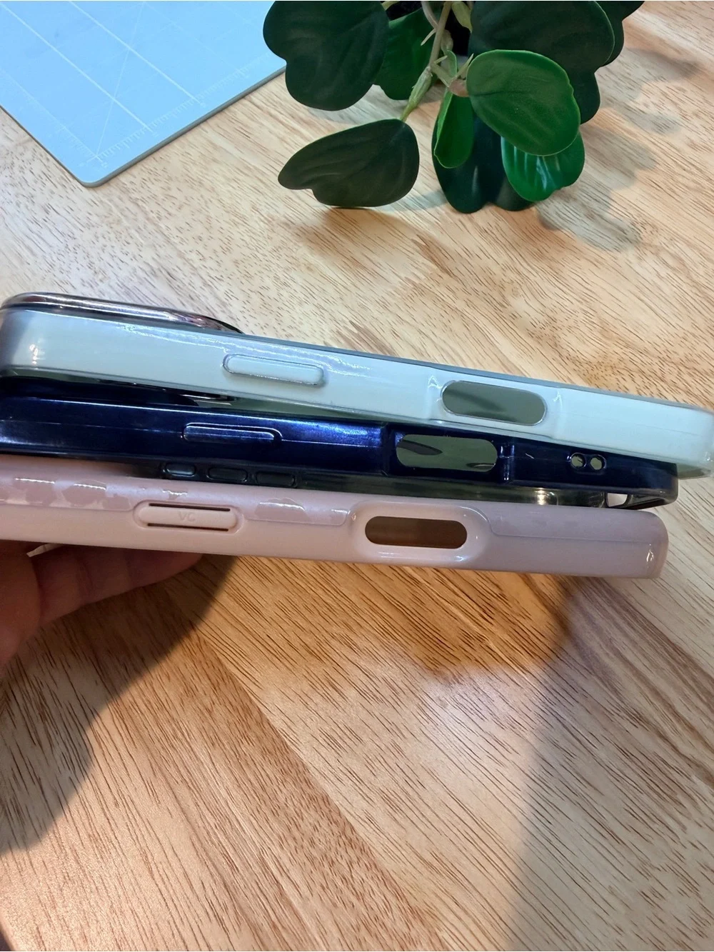 Velvet Caviar iphone 17